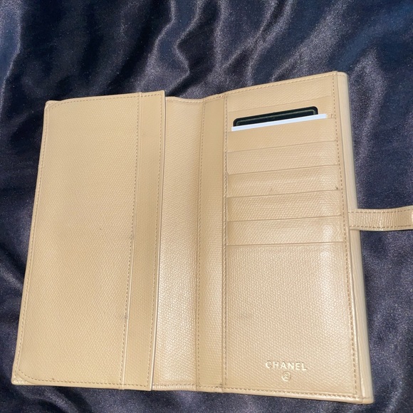 CHANEL LONG WALLET WITH AUTHENTICITY CARD - Picture 7 of 8